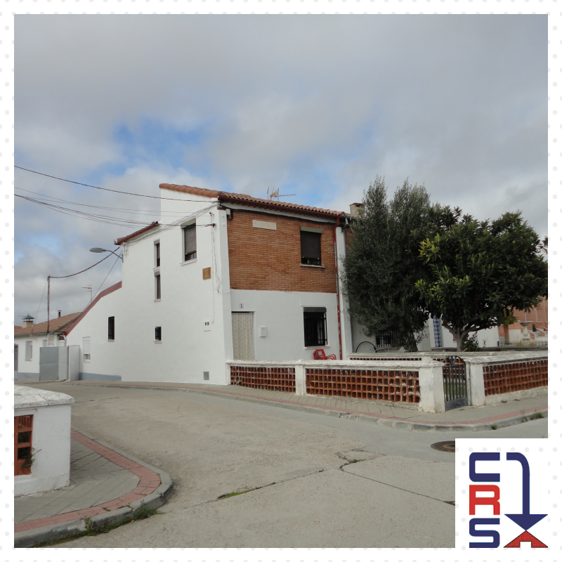 Vista exterior de Casa adosada en venda en Olmedo amb Calefacció, Jardí privat i Terrassa