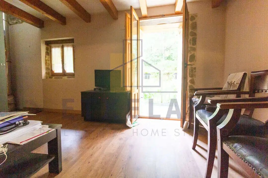 Sala de estar de Finca rústica en venta en Orozko con Calefacción, Jardín privado y Piscina