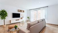 Living room of Flat for sale in  Barcelona Capital  with Furnished and Balcony