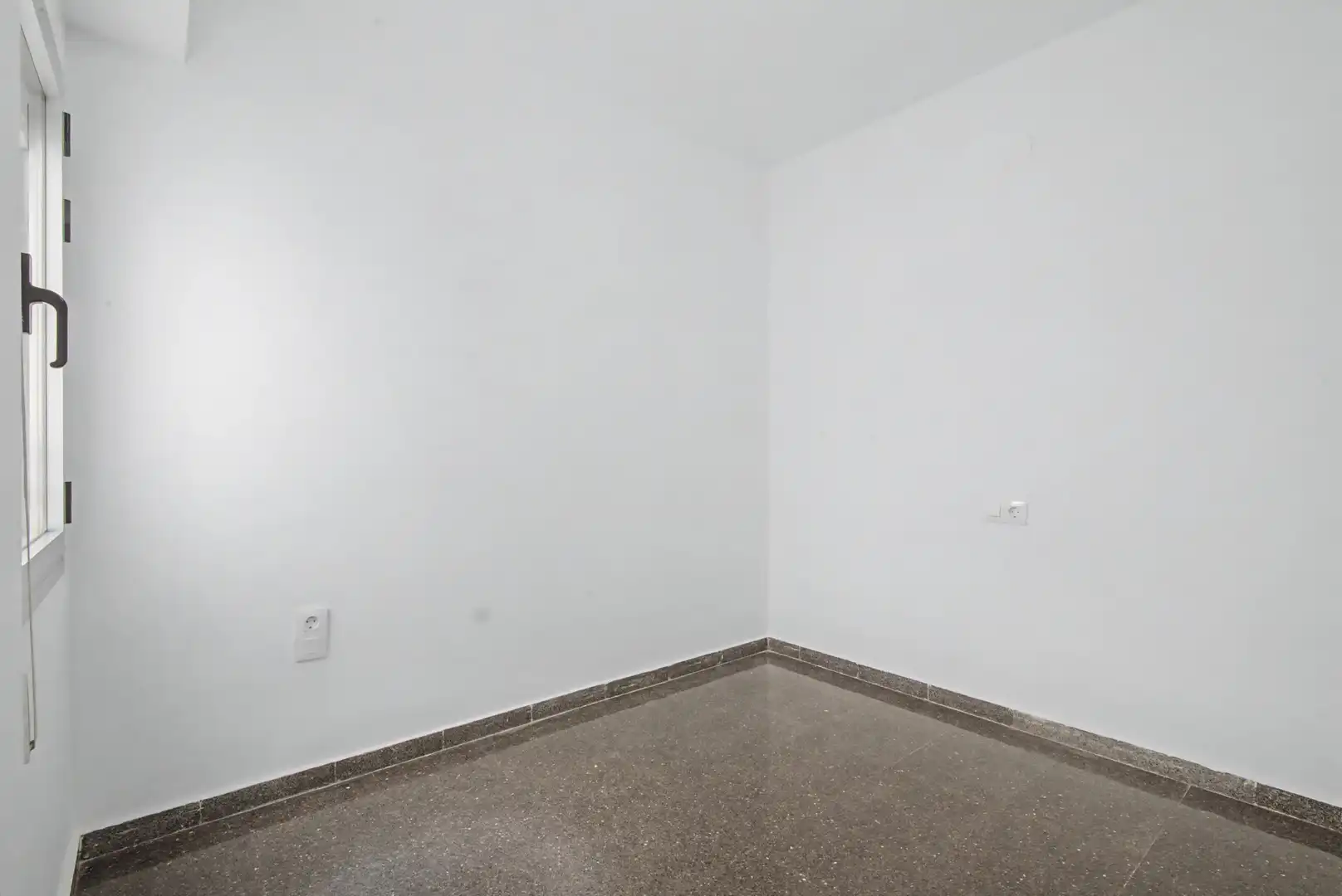 Bedroom of Flat for sale in Valencia  with Air Conditioner and Terrace