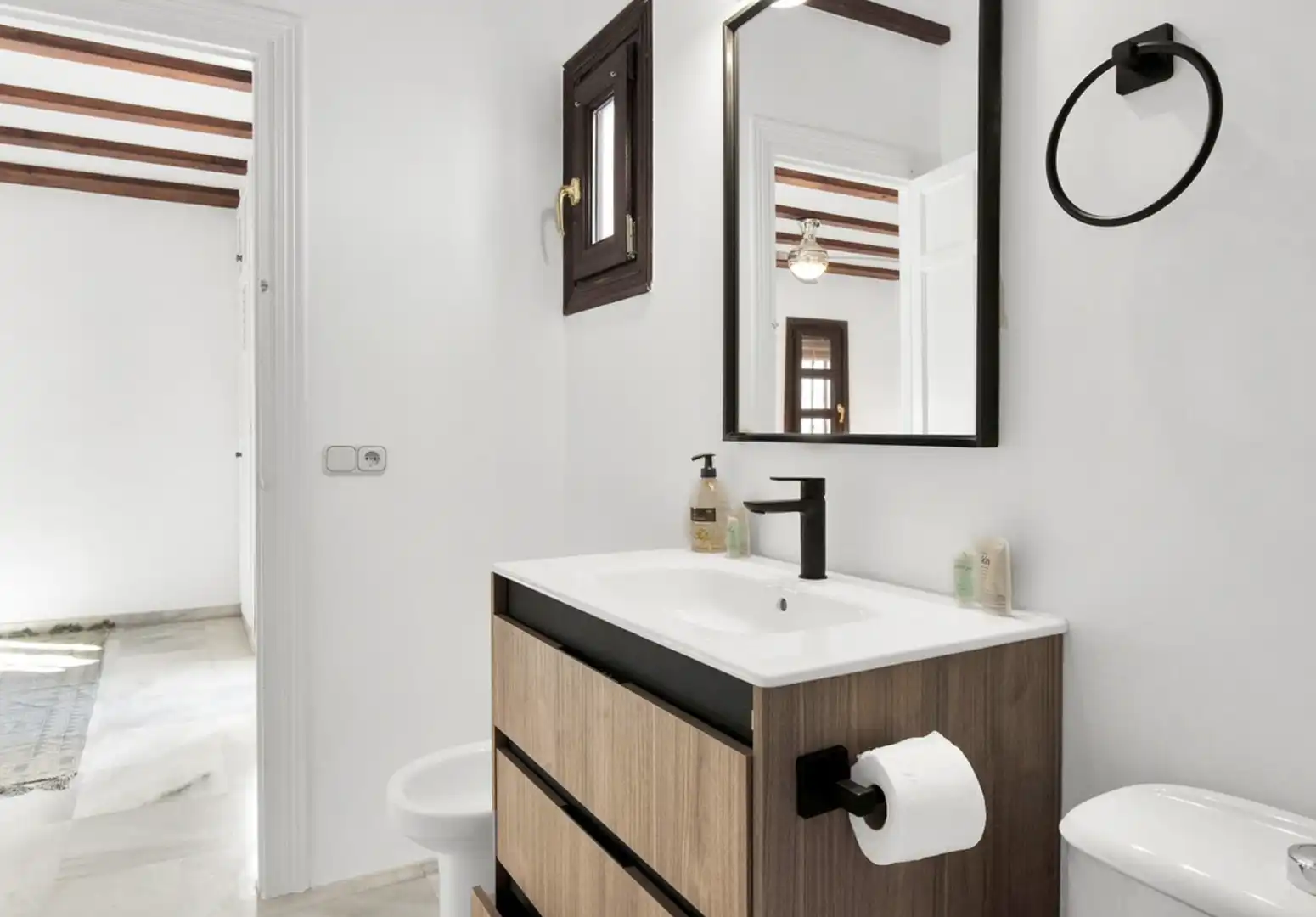 Baño de Casa adosada en venta en Marbella con Aire acondicionado, Jardín privado y Terraza