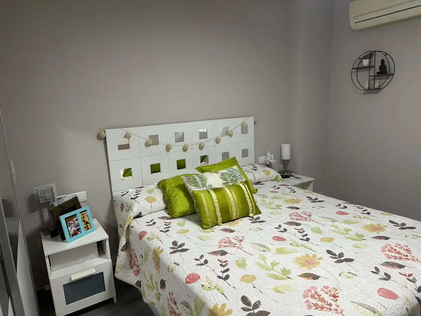 Habitación de Piso en venta en Sevilla con Aire acondicionado y Amueblado