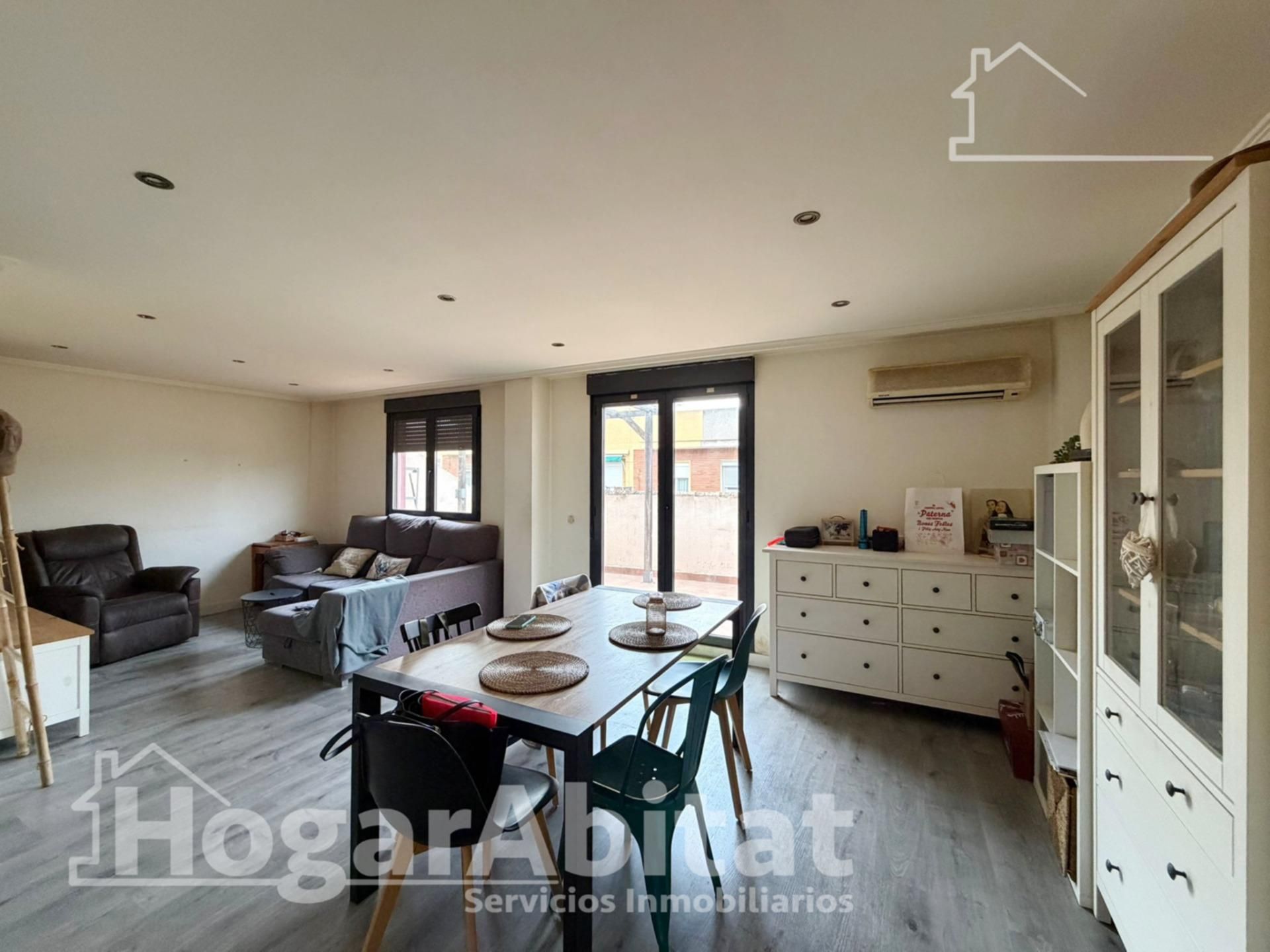 Living room of Attic for sale in Paterna  with Air Conditioner and Terrace
