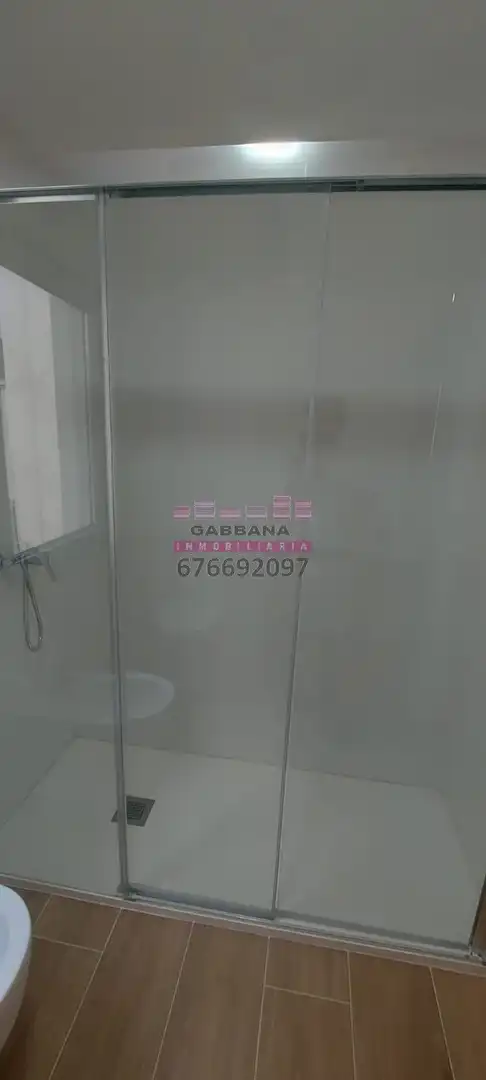 Pis de lloguer a Rúa do Conde de Torrecedeira, Berbés - Peritos