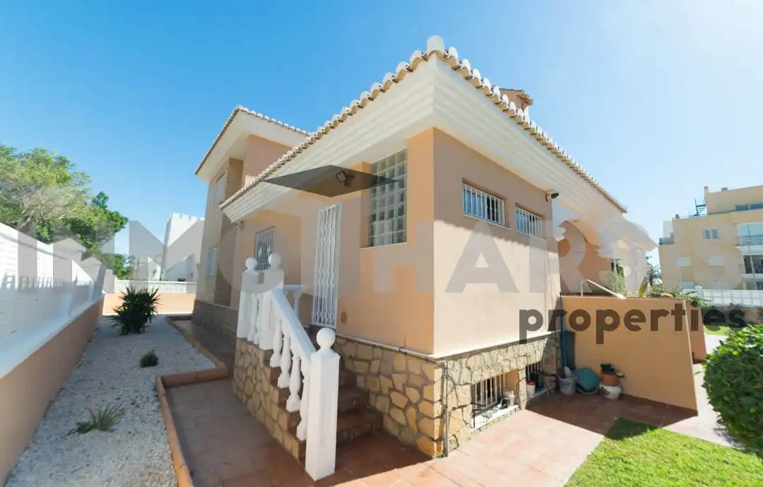 Villa mit Terrasse zum Verkauf in AVIACION (U) 1, imagen 14