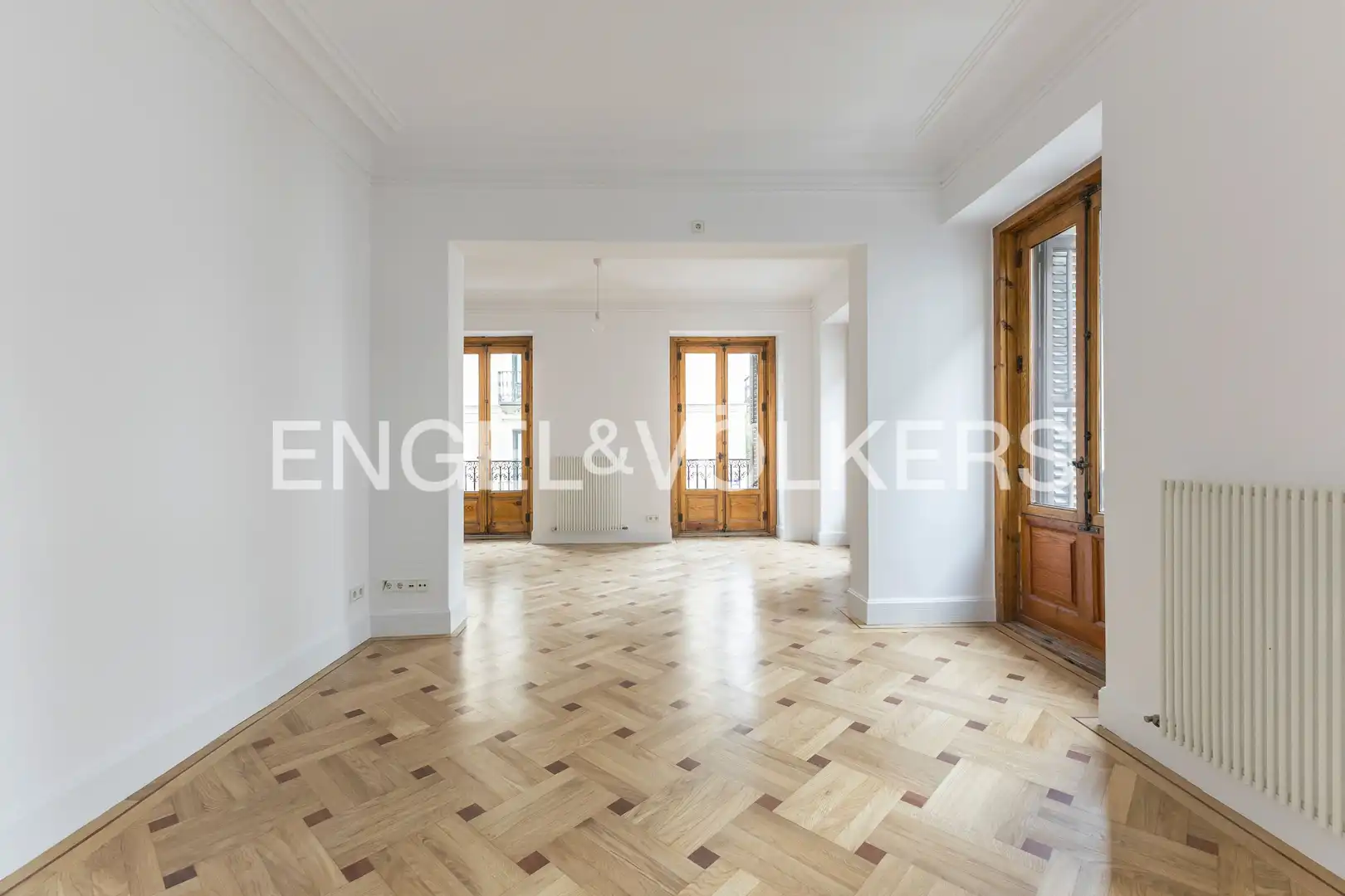 Living room of Flat for rent in  Madrid Capital  with Heating, Parquet flooring and Balcony