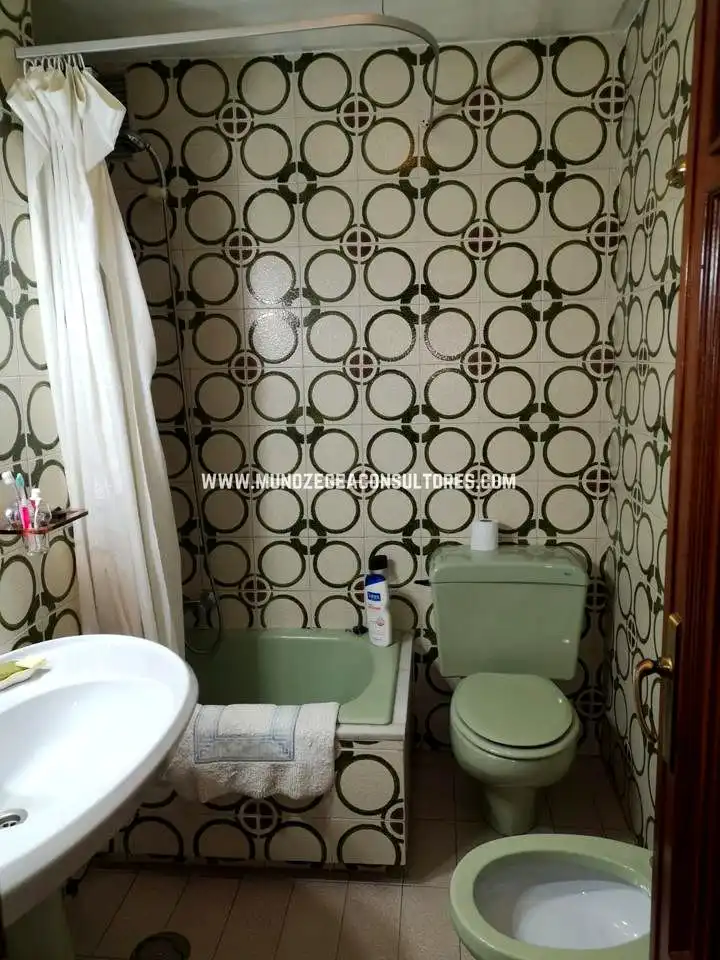 Baño de Piso en venta en Lucena con Trastero y Amueblado