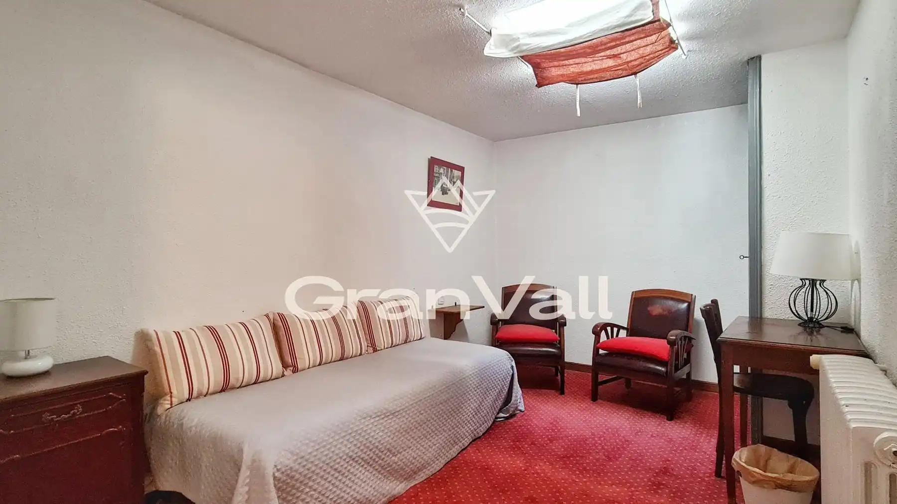 Habitación de Edificio en venta en Latour - de - Carol