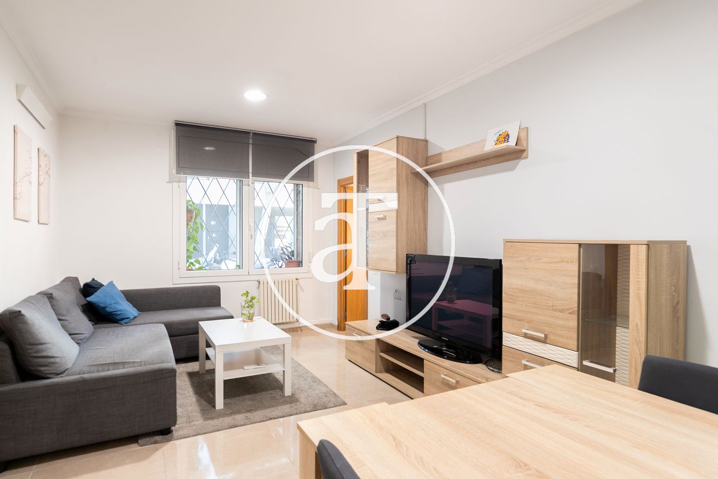 Exterior view of Planta baja to rent in  Barcelona Capital  with Air Conditioner, Heating and Furnished