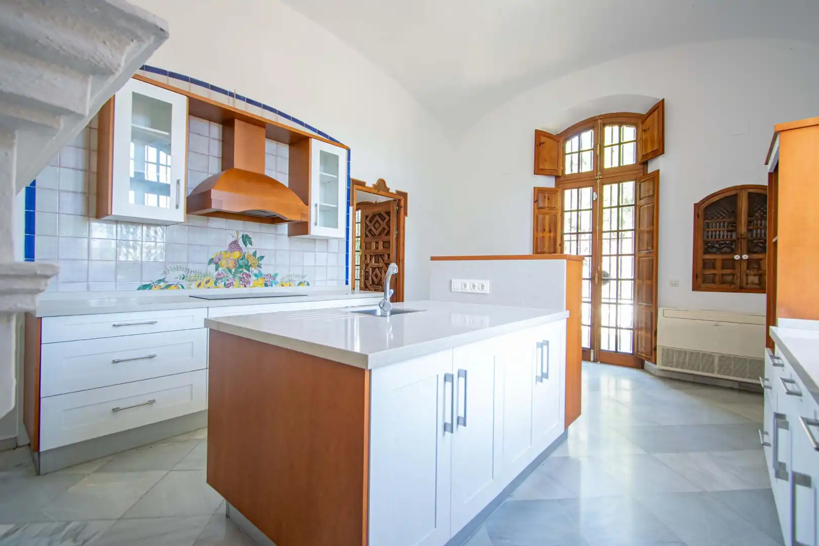 Cocina de Casa o chalet en venta en Valencina de la Concepción con Aire acondicionado, Jardín privado y Terraza