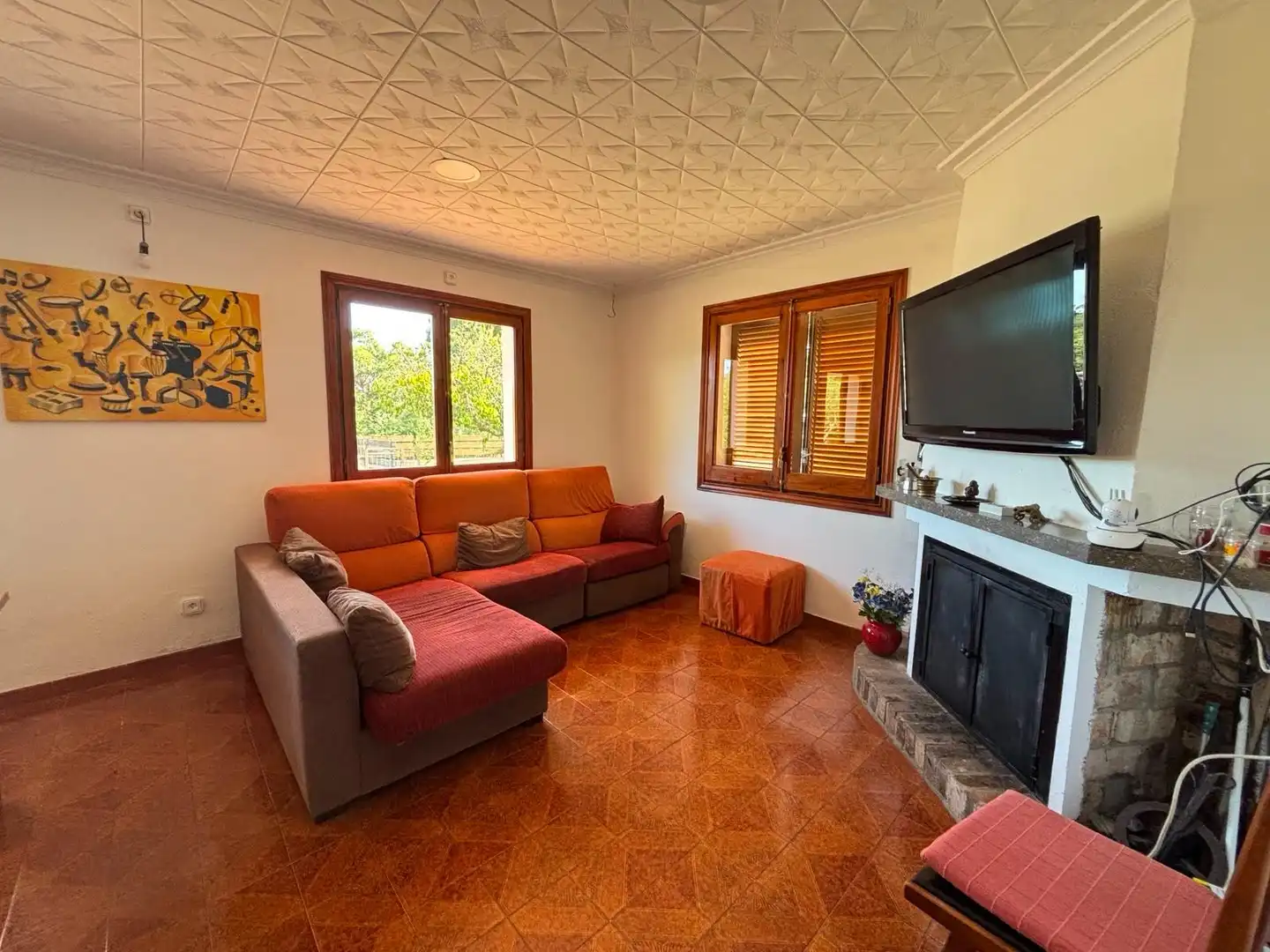 Sala d'estar de Casa o xalet en venda en Llambilles amb Calefacció, Jardí privat i Piscina