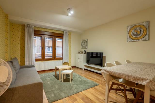 Piso en Alquiler en Gijón - Calle Emilio Tuya en La Arena