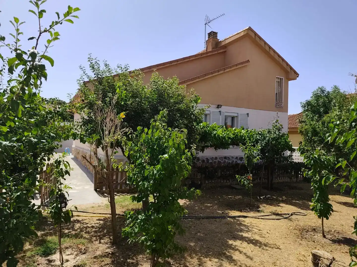 Vista exterior de Piso en venta en Loranca de Tajuña, Guadalajara