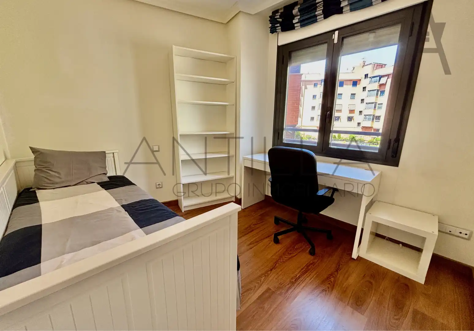 Bedroom of Flat for sale in Madrid  with Air Conditioner, Heating and Furnished