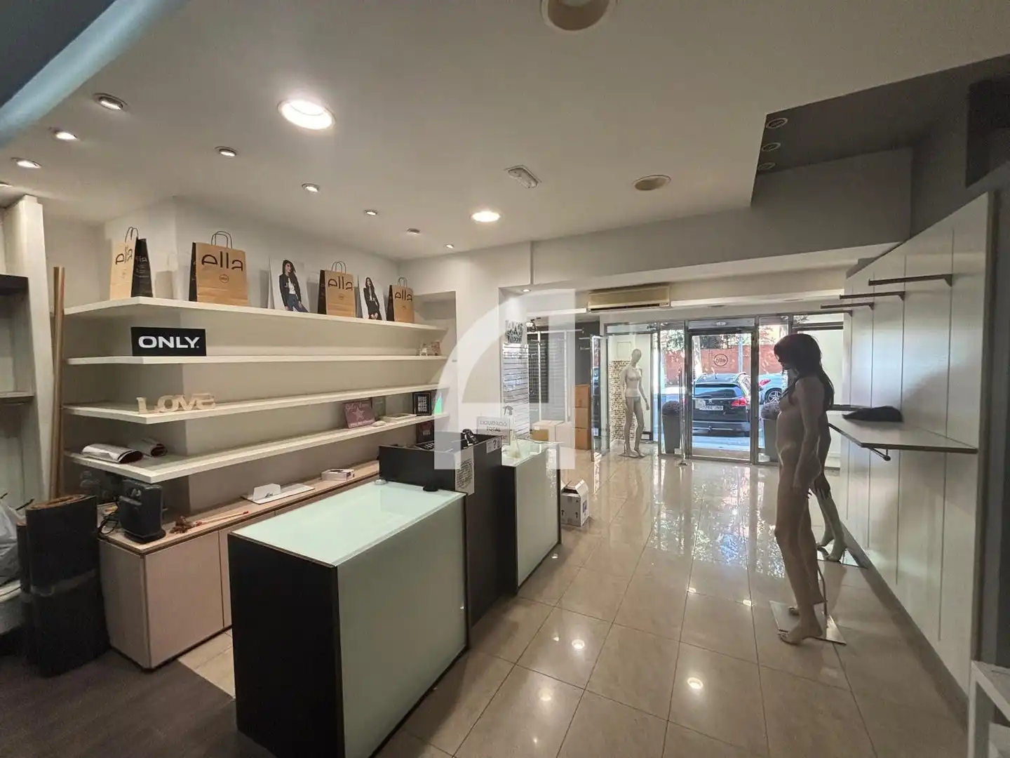 Local comercial en venda a Santa Maria Mazzarel·lo 80, imagen 3