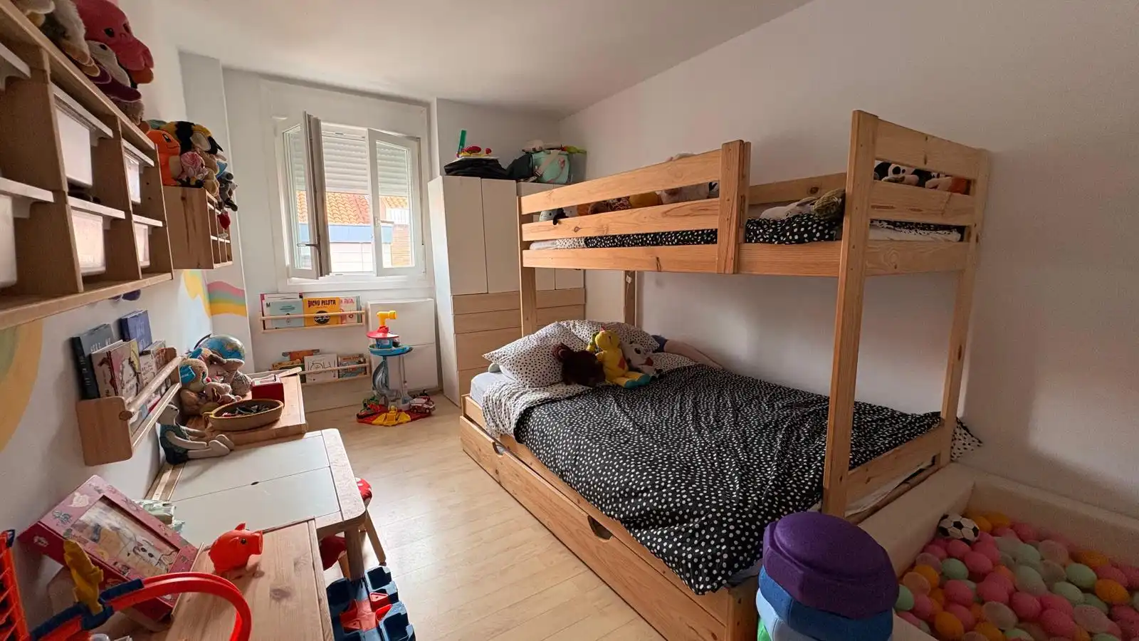 Bedroom of Flat for sale in Barakaldo   with Heating