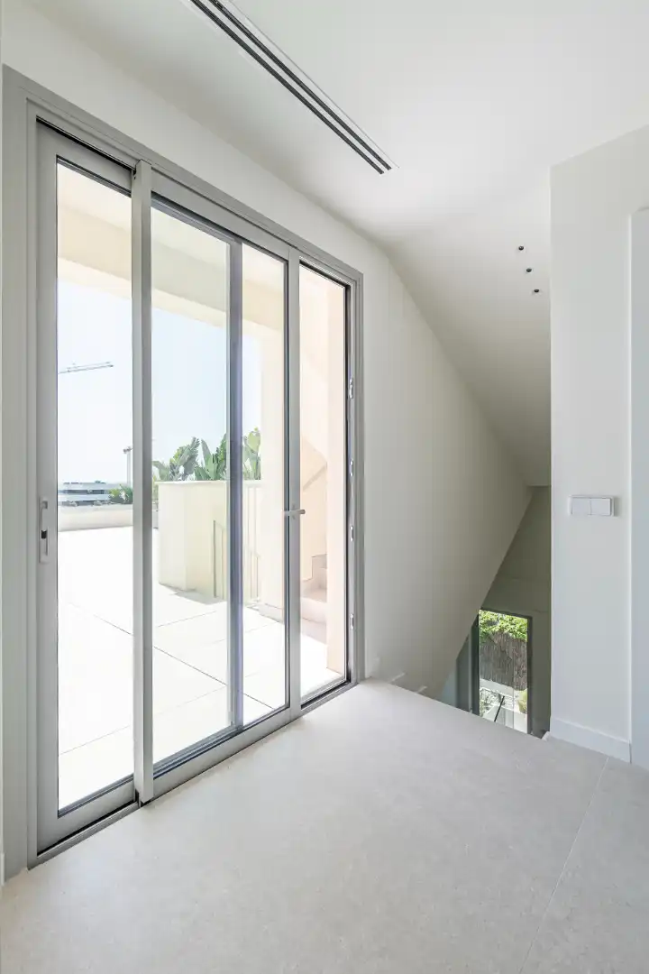 Außenansicht von Haus oder Chalet zum Verkauf in Sitges mit Klimaanlage, Heizung und Privatgarten