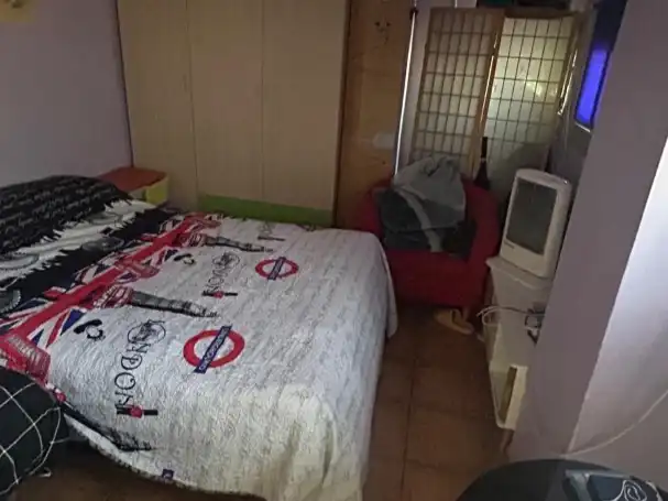 Habitación de Local en venta en Sabadell con Aire acondicionado, Calefacción y Amueblado