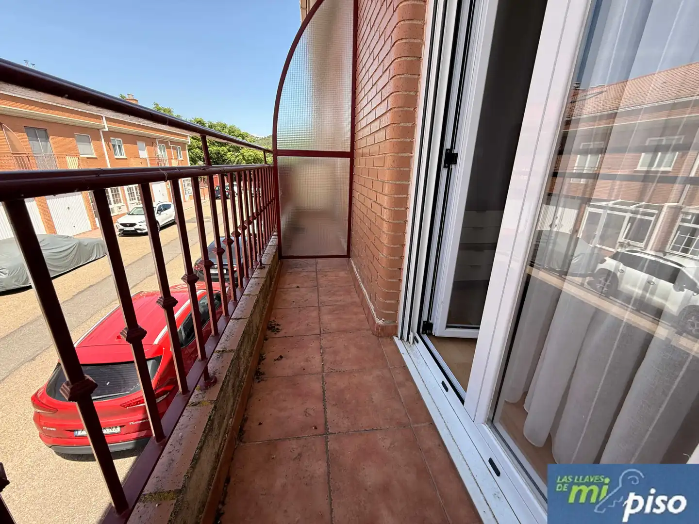 Terrassa de Casa adosada en venda en Cabezón de Pisuerga amb Calefacció, Jardí privat i Parquet