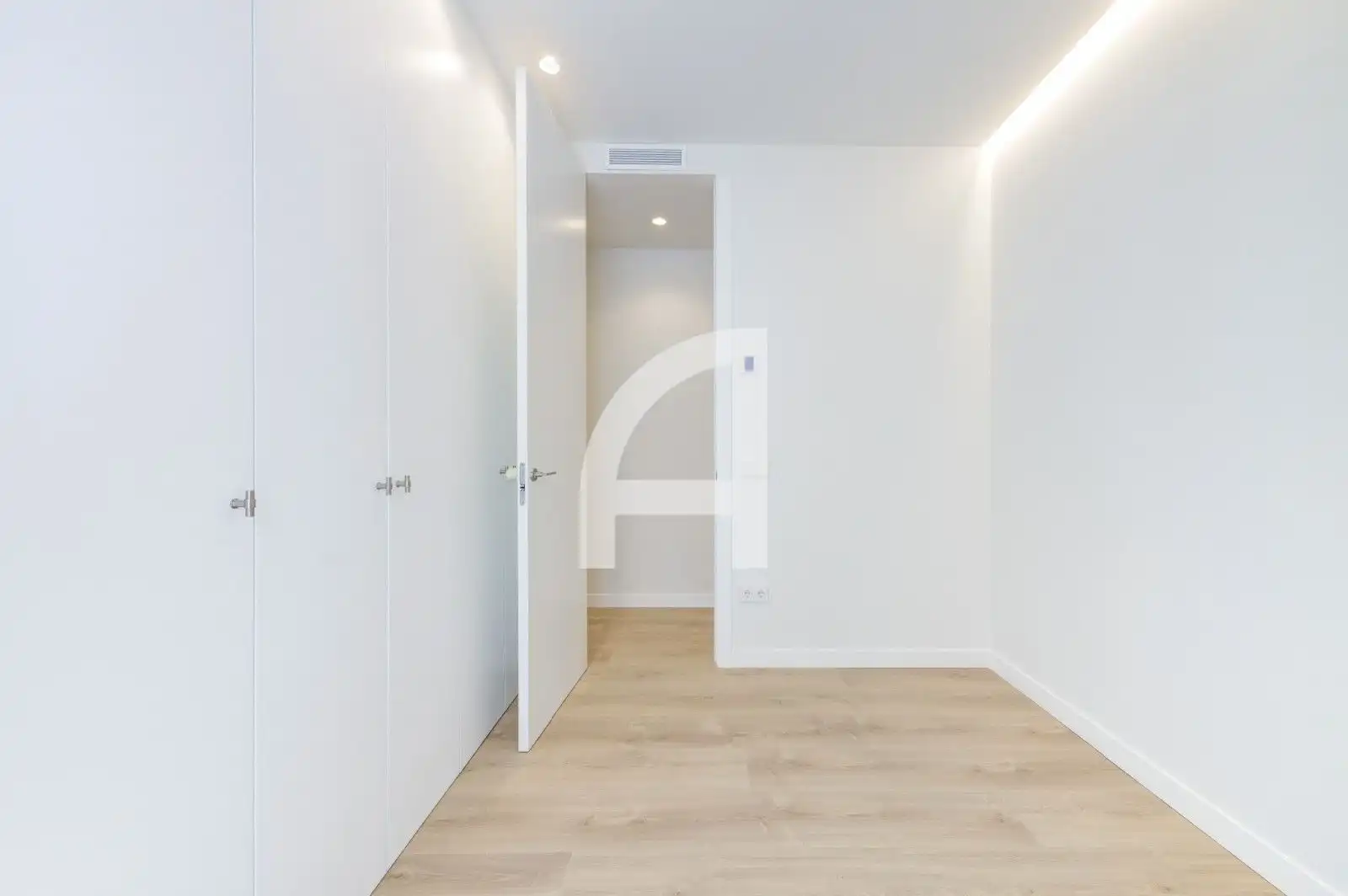 Schlafzimmer von Wohnung zum Verkauf in Madrid mit Klimaanlage, Heizung und Terrasse