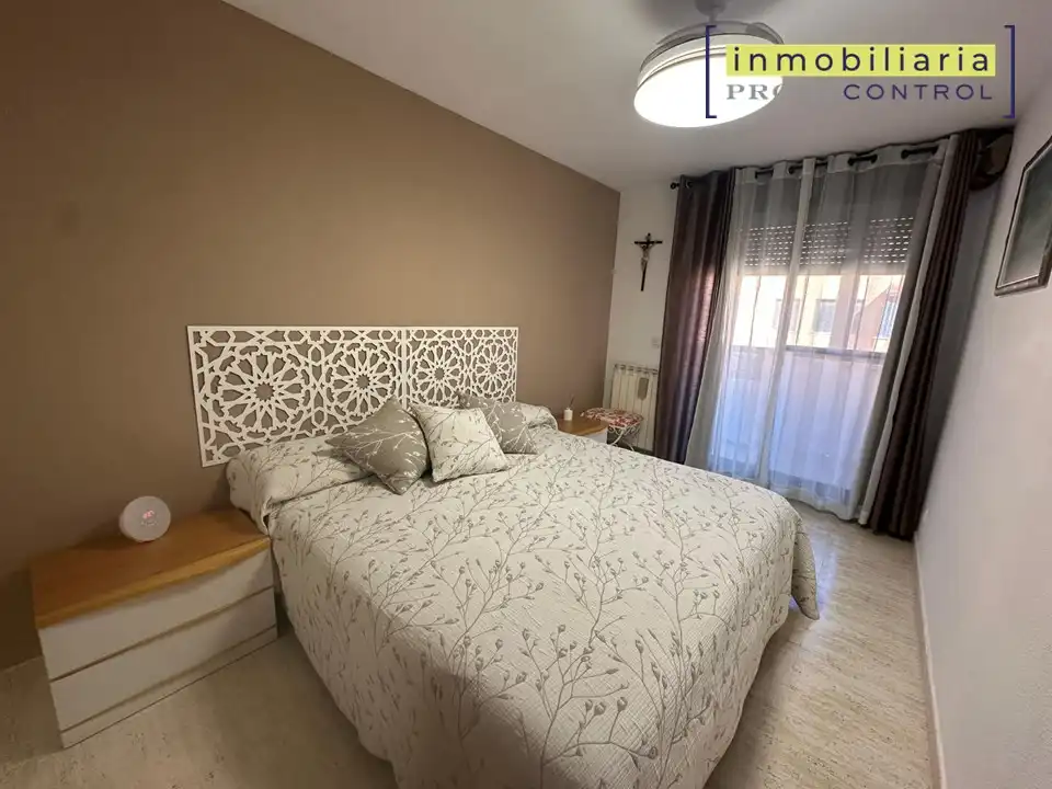 Dormitori de Casa adosada en venda en Zuera amb Calefacció, Jardí privat i Terrassa