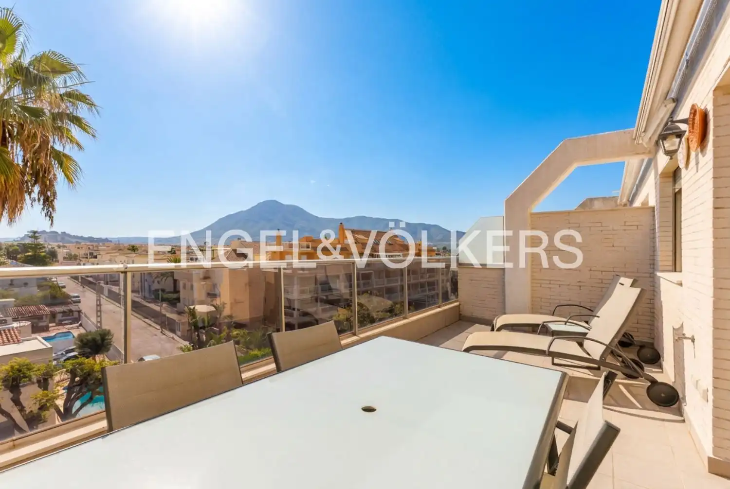 Terraza de Ático en venta en Dénia con Aire acondicionado, Calefacción y Jardín privado