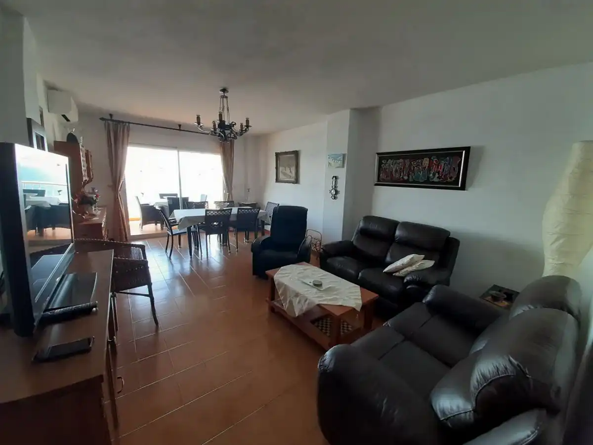 Sala de estar de Piso de alquiler en Almuñécar con Aire acondicionado, Terraza y Piscina