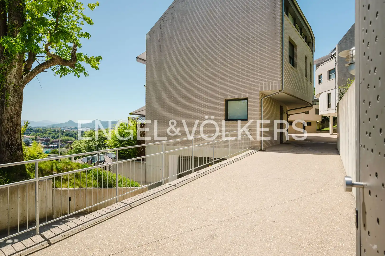 Vista exterior de Casa o chalet de alquiler en Donostia - San Sebastián  con Calefacción, Terraza y Piscina