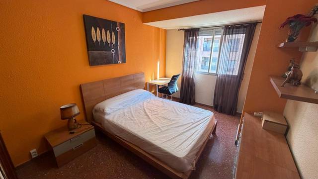 Piso en Alquiler en Carrer de l'Humanista Furió en Ciutat Jardí