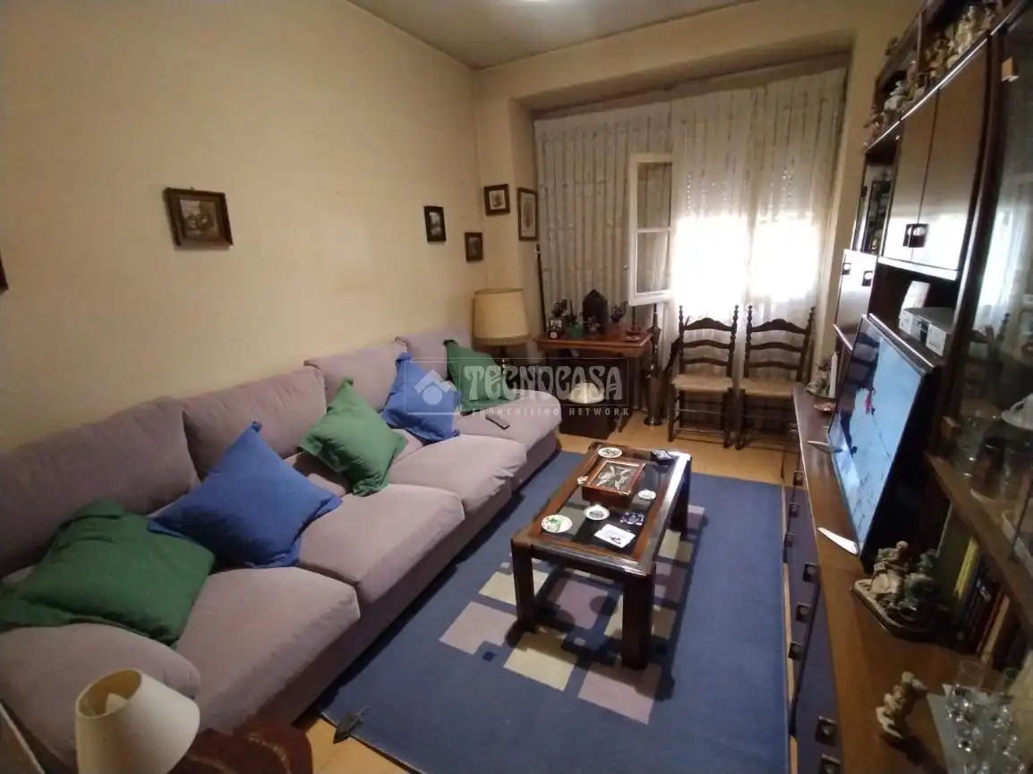 Sala d'estar de Pis en venda en Valladolid amb Calefacció