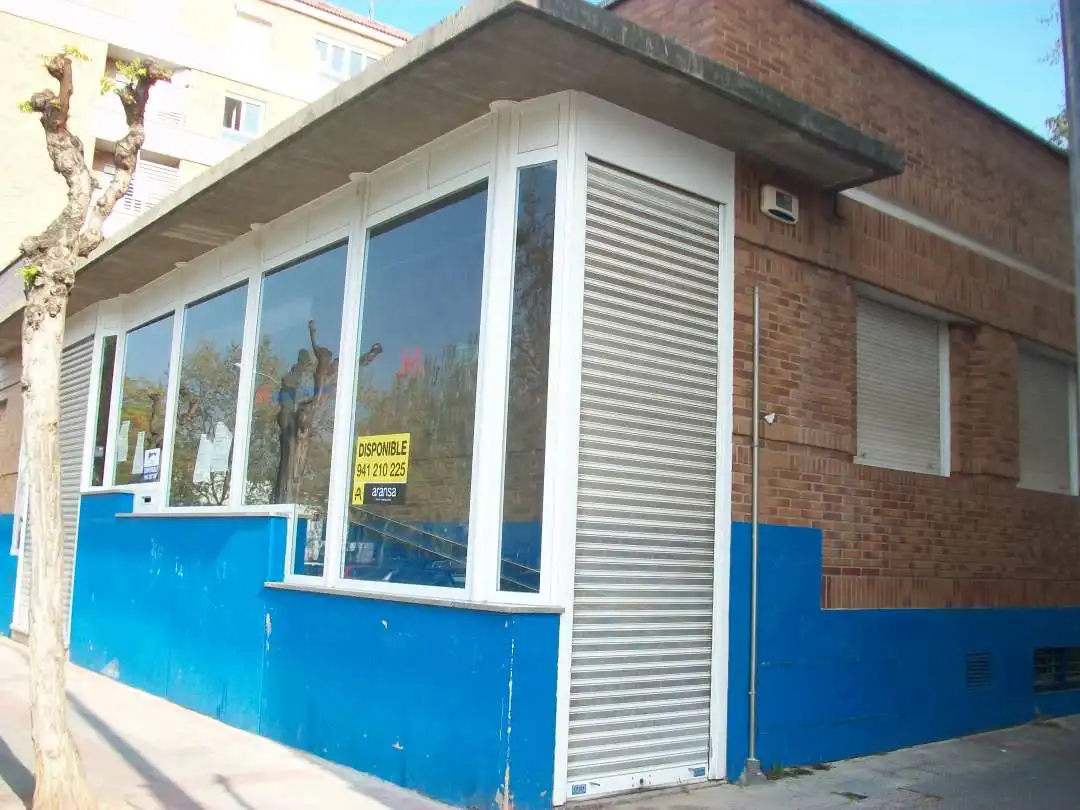 Local comercial en venta en Calle Barrera