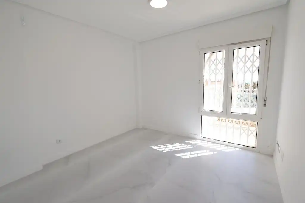 Schlafzimmer von Dachboden zum Verkauf in Orihuela mit Terrasse und Abstellraum