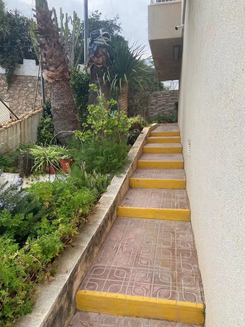 Außenansicht von Maisonette zum Verkauf in Cullera mit Klimaanlage, Terrasse und Abstellraum