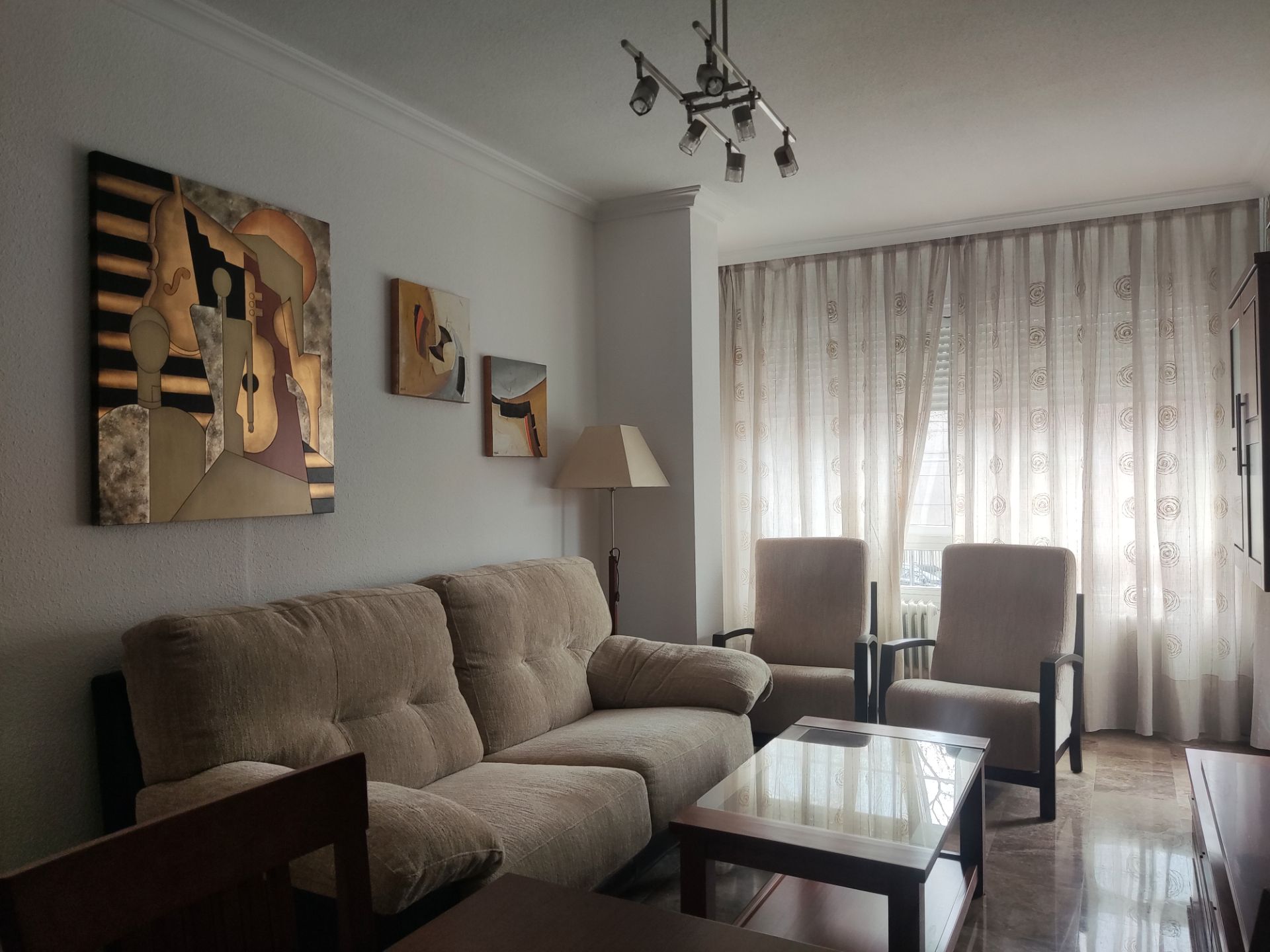 Sala de estar de Apartamento de alquiler en Ciudad Real Capital con Calefacción, Trastero y Amueblado