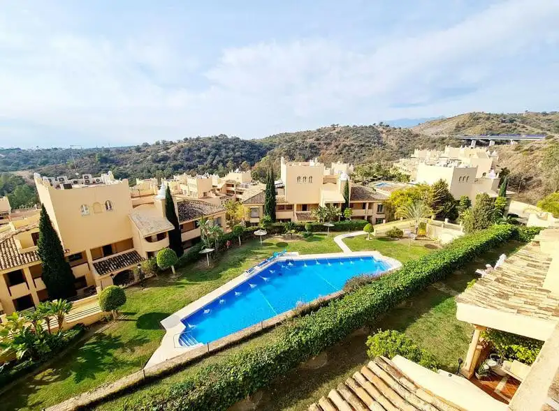 Apartamento con balcón en alquiler en Elviria - Cabopino