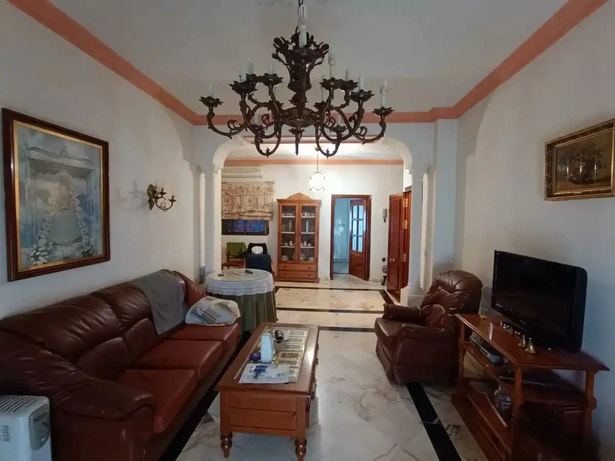 Sala d'estar de Casa o xalet en venda en La Algaba amb Aire condicionat, Calefacció i Jardí privat