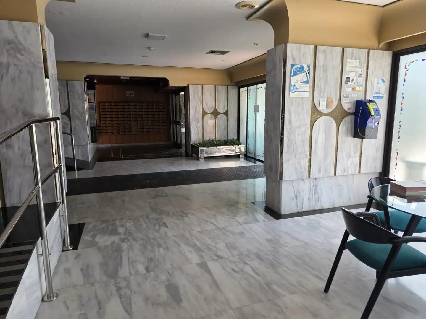 Wohnung zum Verkauf in Benidorm mit Klimaanlage, Heizung und Möbliert