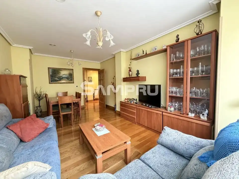 Wohnzimmer von Wohnung zum Verkauf in Aramaio mit Heizung, Abstellraum und Balkon