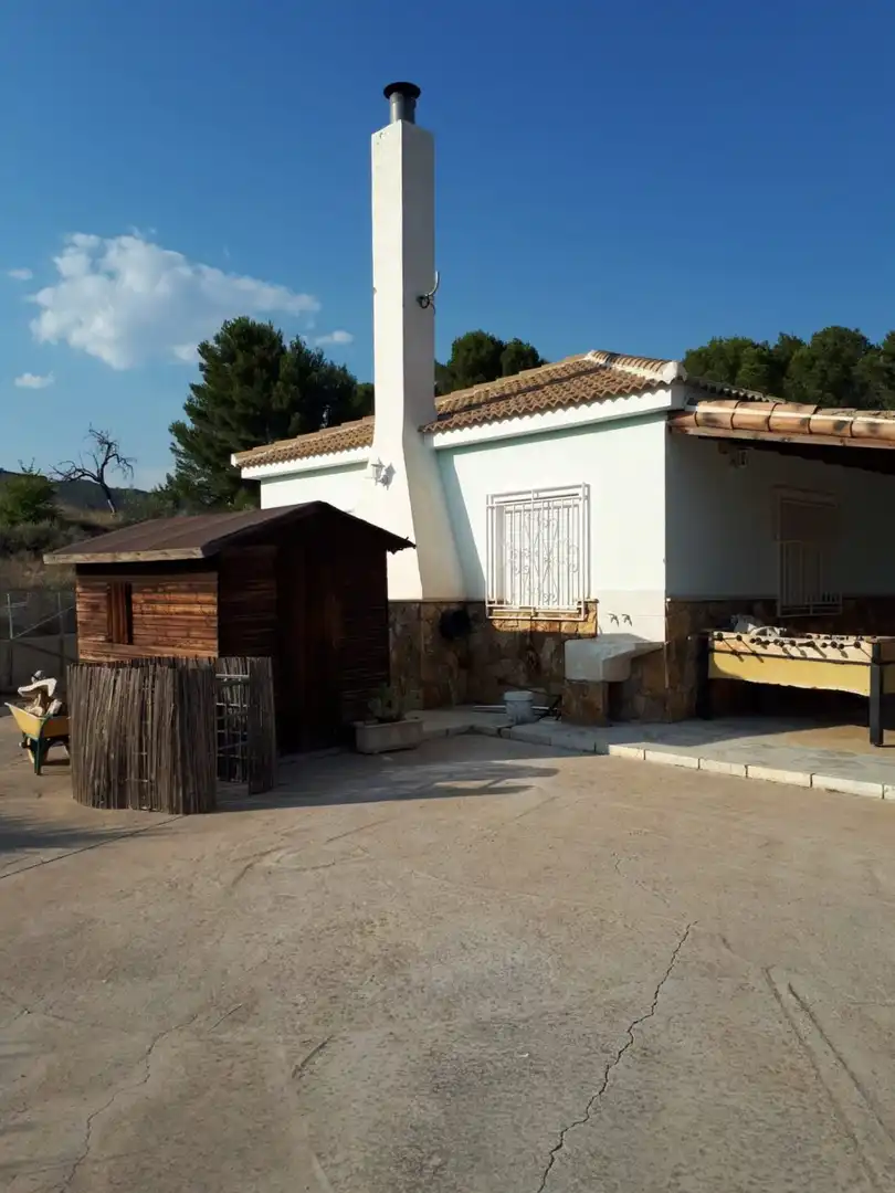 Vista exterior de Finca rústica en venda en Urrácal amb Aire condicionat, Jardí privat i Traster