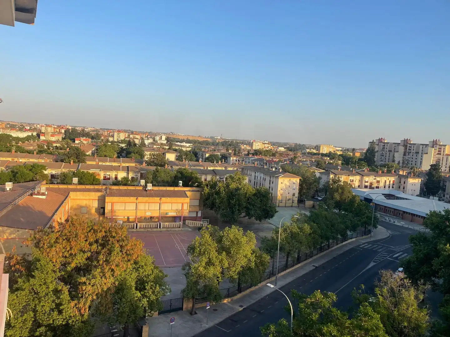 Vista exterior de Pis en venda en Sevilla amb Aire condicionat i Terrassa