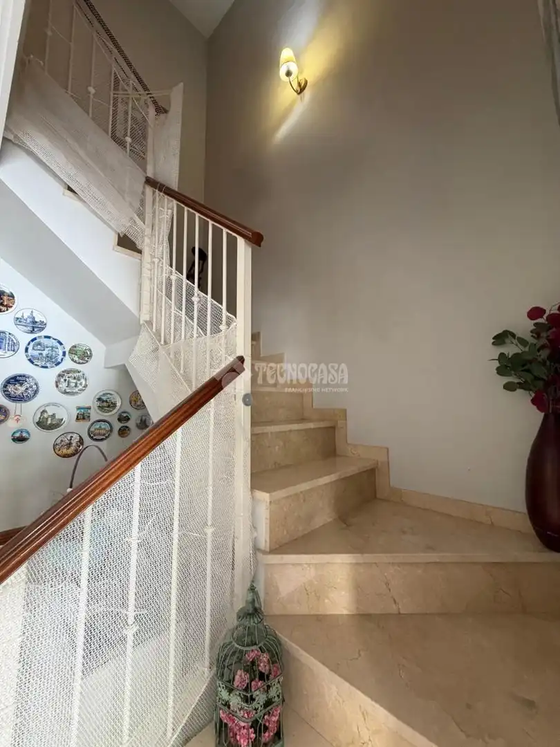 Detached homes for sale in Utrera  with Air Conditioner and Community pool