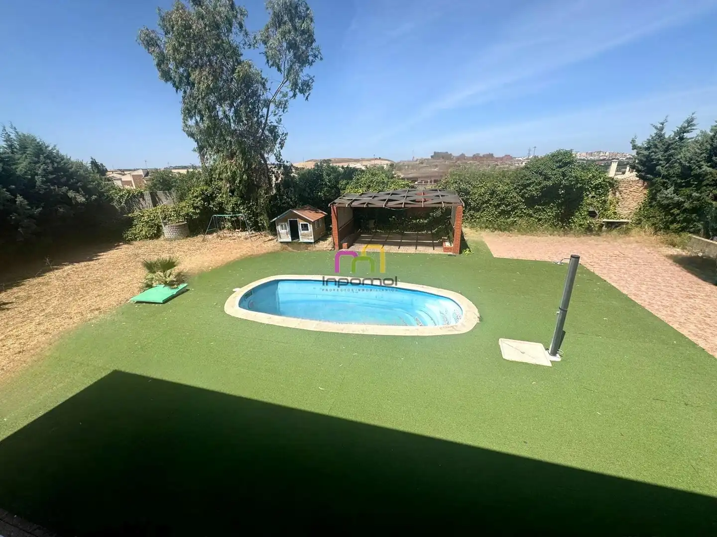 Piscina de Casa o xalet en venda en Badajoz amb Aire condicionat, Calefacció i Jardí privat