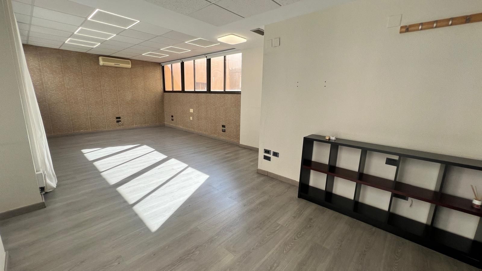 Oficina de lloguer a Calle POETA GUIMERA, 7, Casco Histórico, Centro