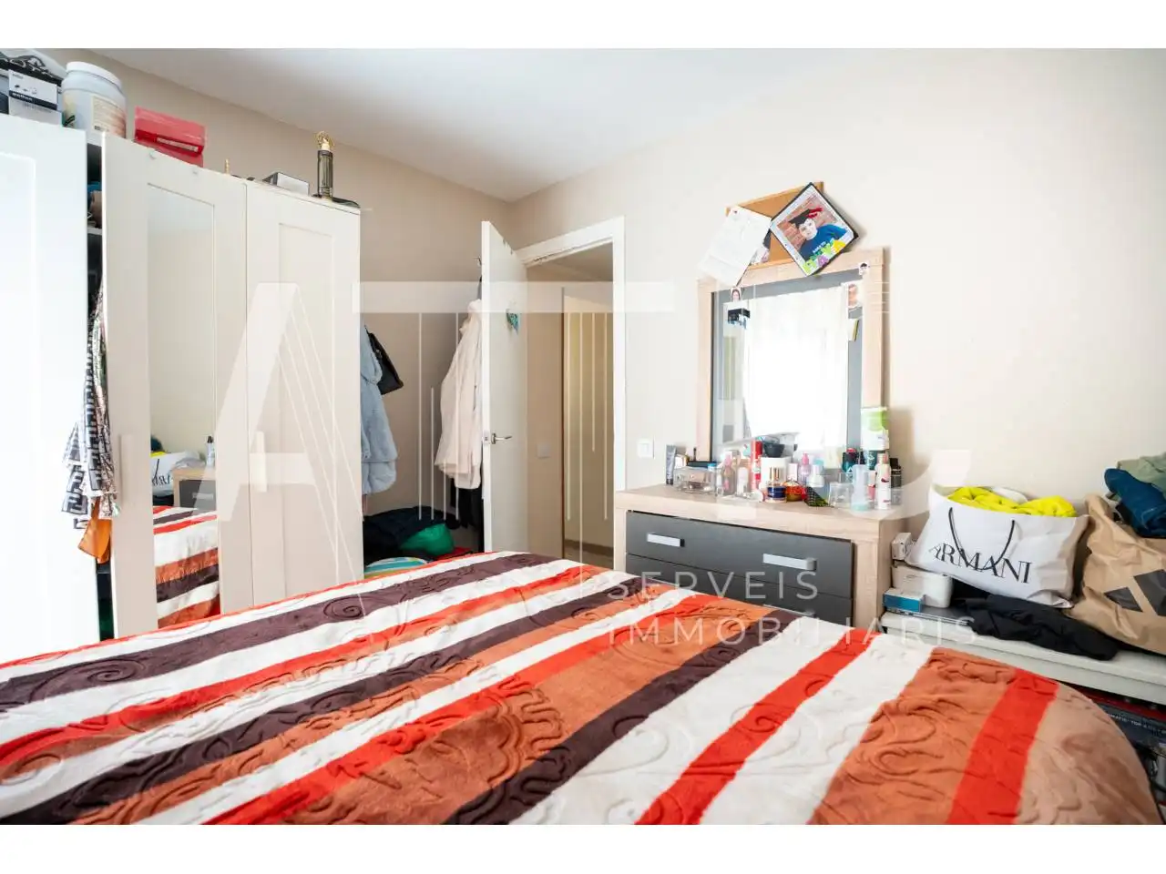 Habitación de Piso en venta en Sabadell con Aire acondicionado, Calefacción y Trastero