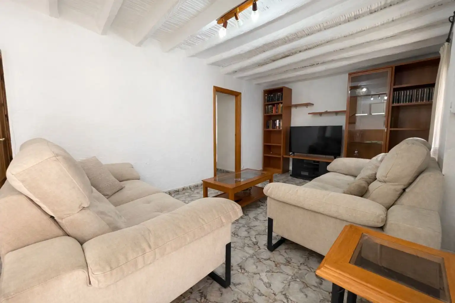 Sala d'estar de Casa o xalet en venda en Viñuela amb Moblat i Balcó