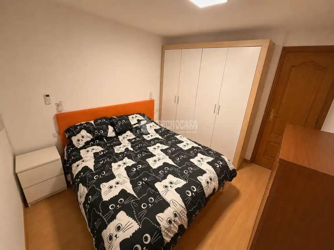 Bedroom of Flat for sale in Madrid  with Air Conditioner and Furnished