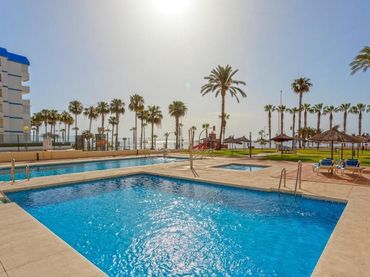 Monolocale con piscina in affitto a Torrequebrada