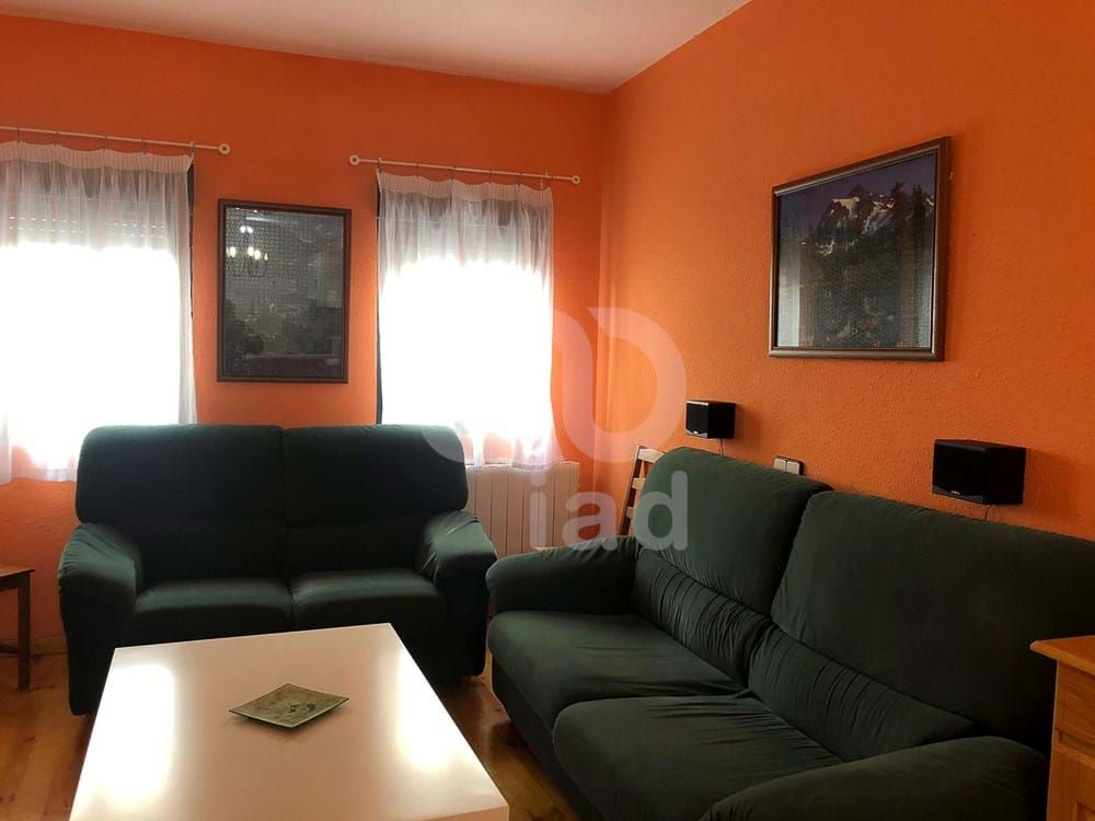 Sala d'estar de Casa o xalet en venda en Aldeanueva de la Vera amb Aire condicionat