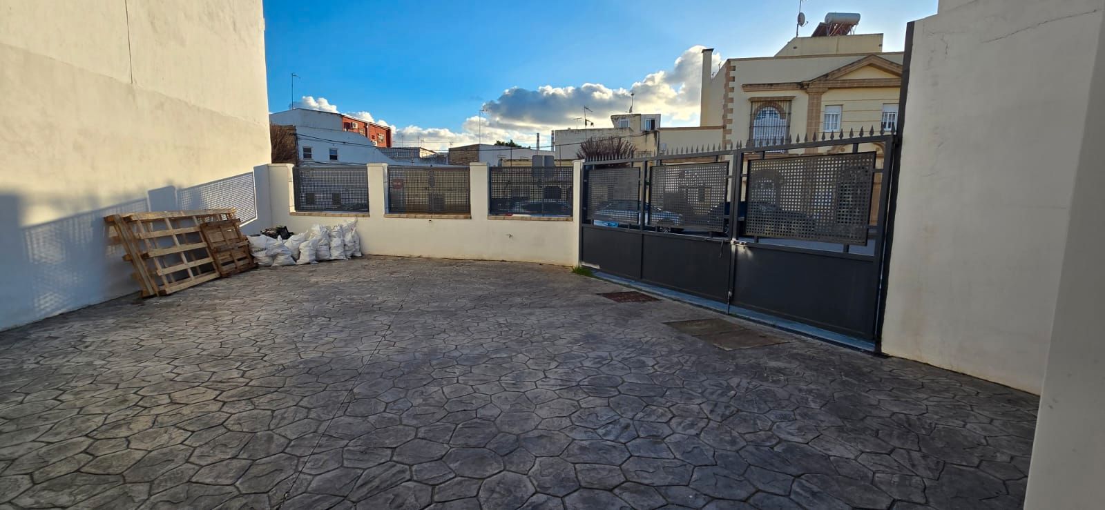 Exterior view of Industrial buildings to rent in Jerez de la Frontera