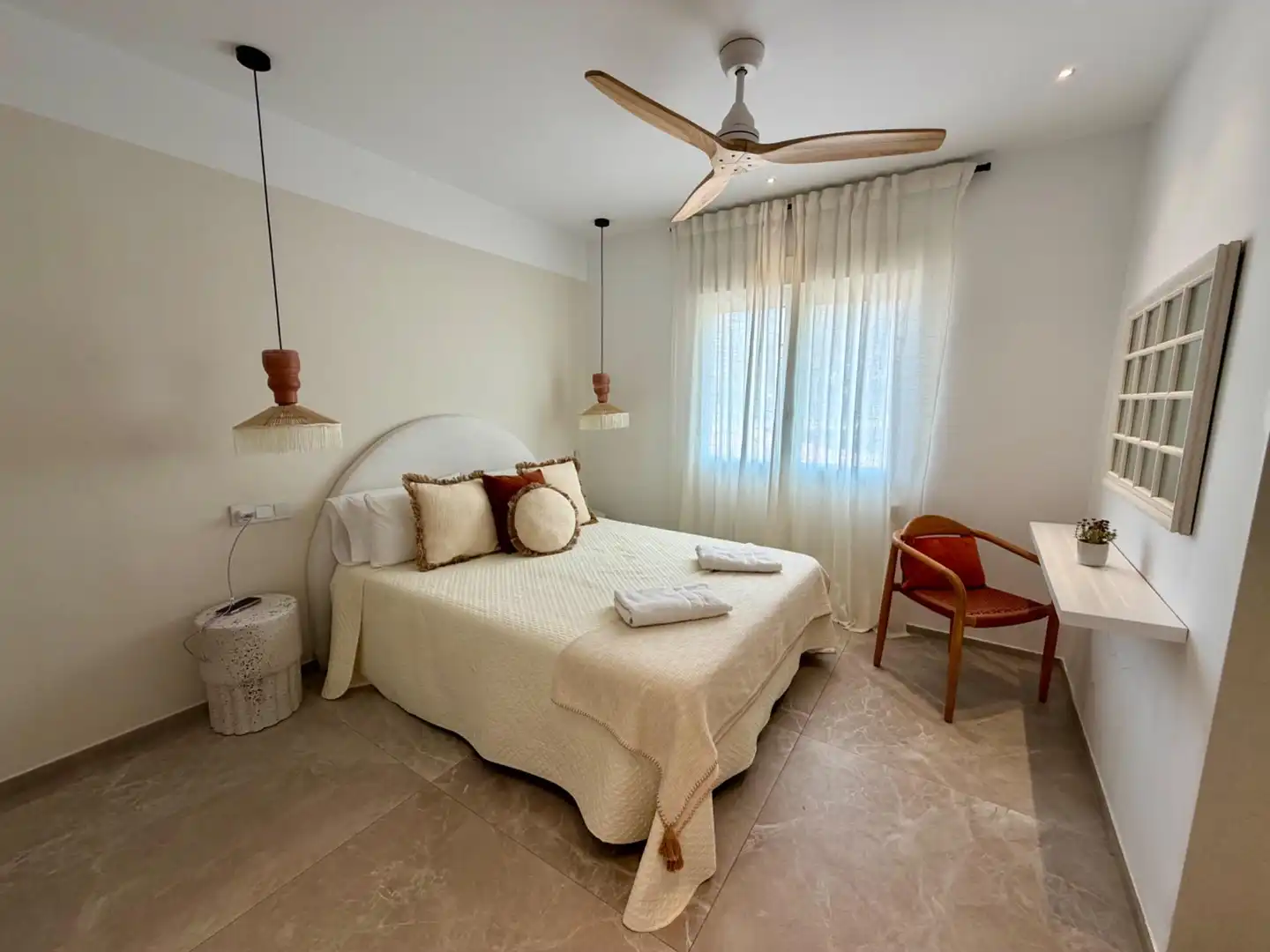 Habitación de Edificio en venta en Finestrat